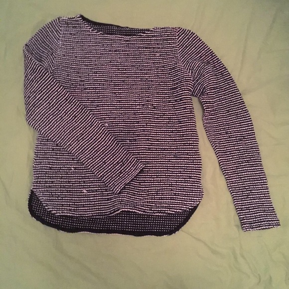 White and black knit sweater - Picture 1 of 2